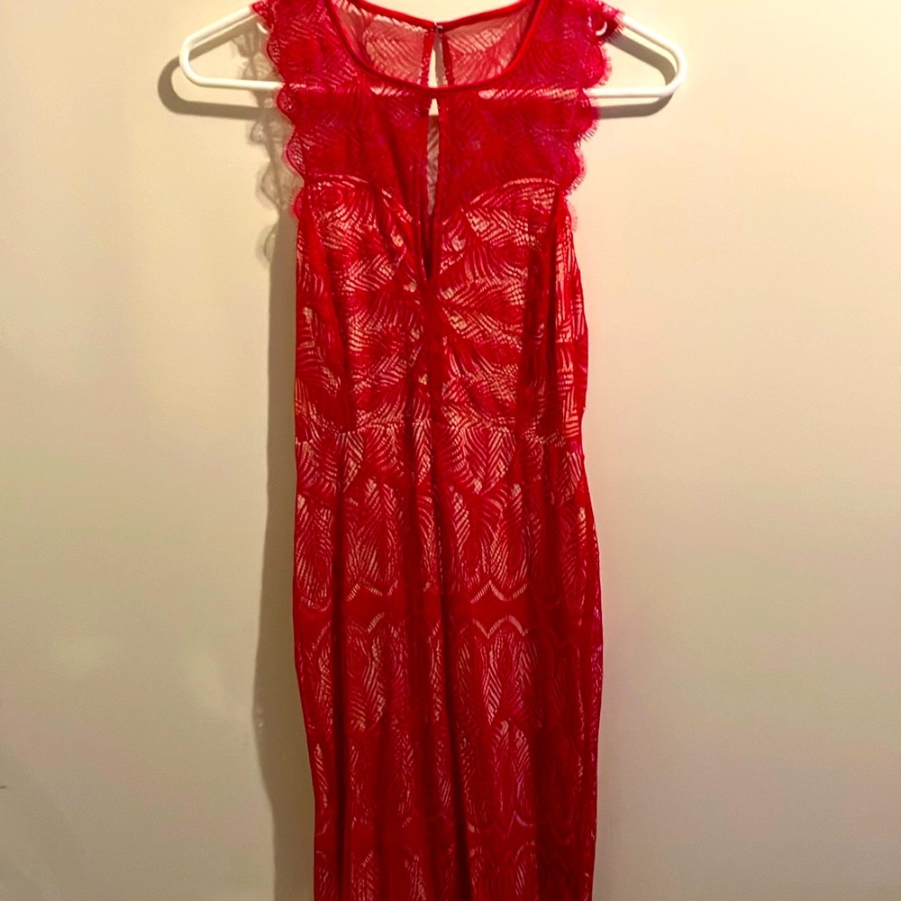 Pretty violet color lace midi dress size small